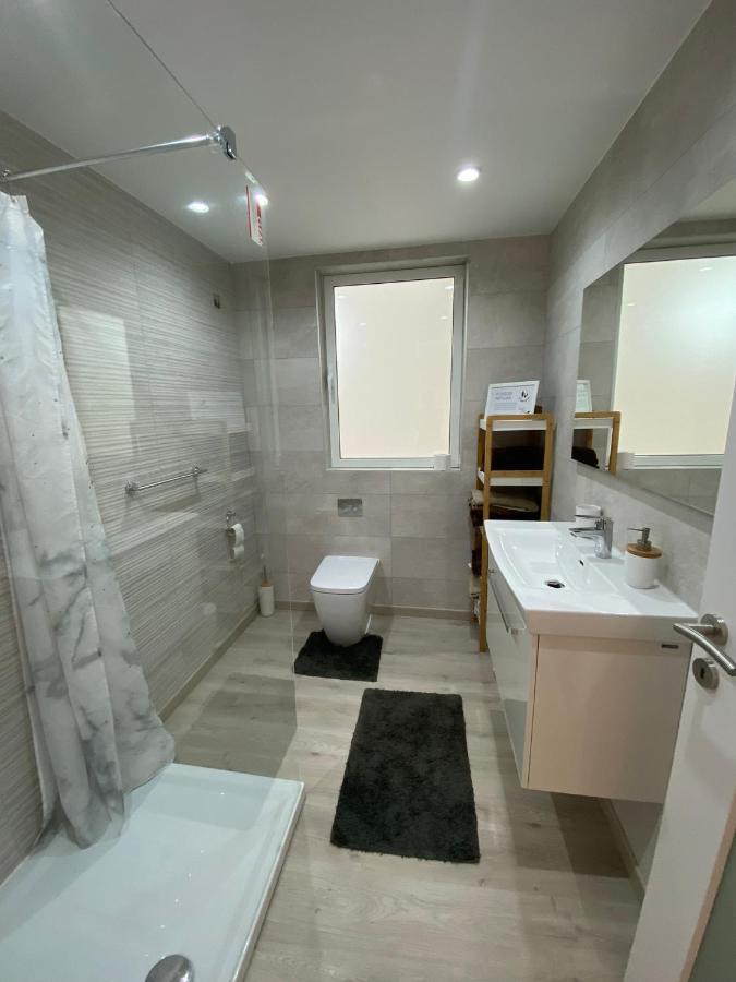 Modern Apartment With Large Outdoor Area - Sleeps 7, Close To Malta International Airport Ħal Ħal Luqa Extérieur photo